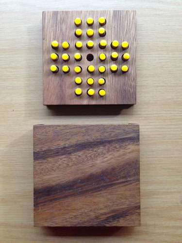 Durango Bill's 33 hole peg solitaire